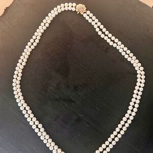 Vintage double strand pearl necklace with ruby, emerald and sapphire clasp